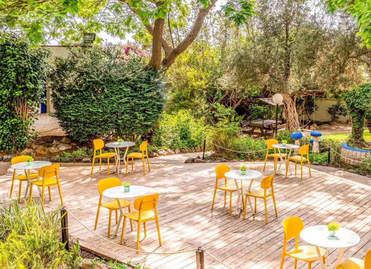 Travel Hotel Gesher Haziv Eksteriør bilde