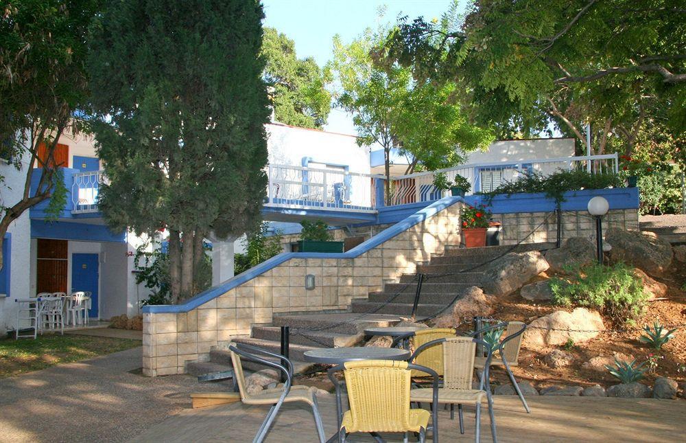 Travel Hotel Gesher Haziv Eksteriør bilde