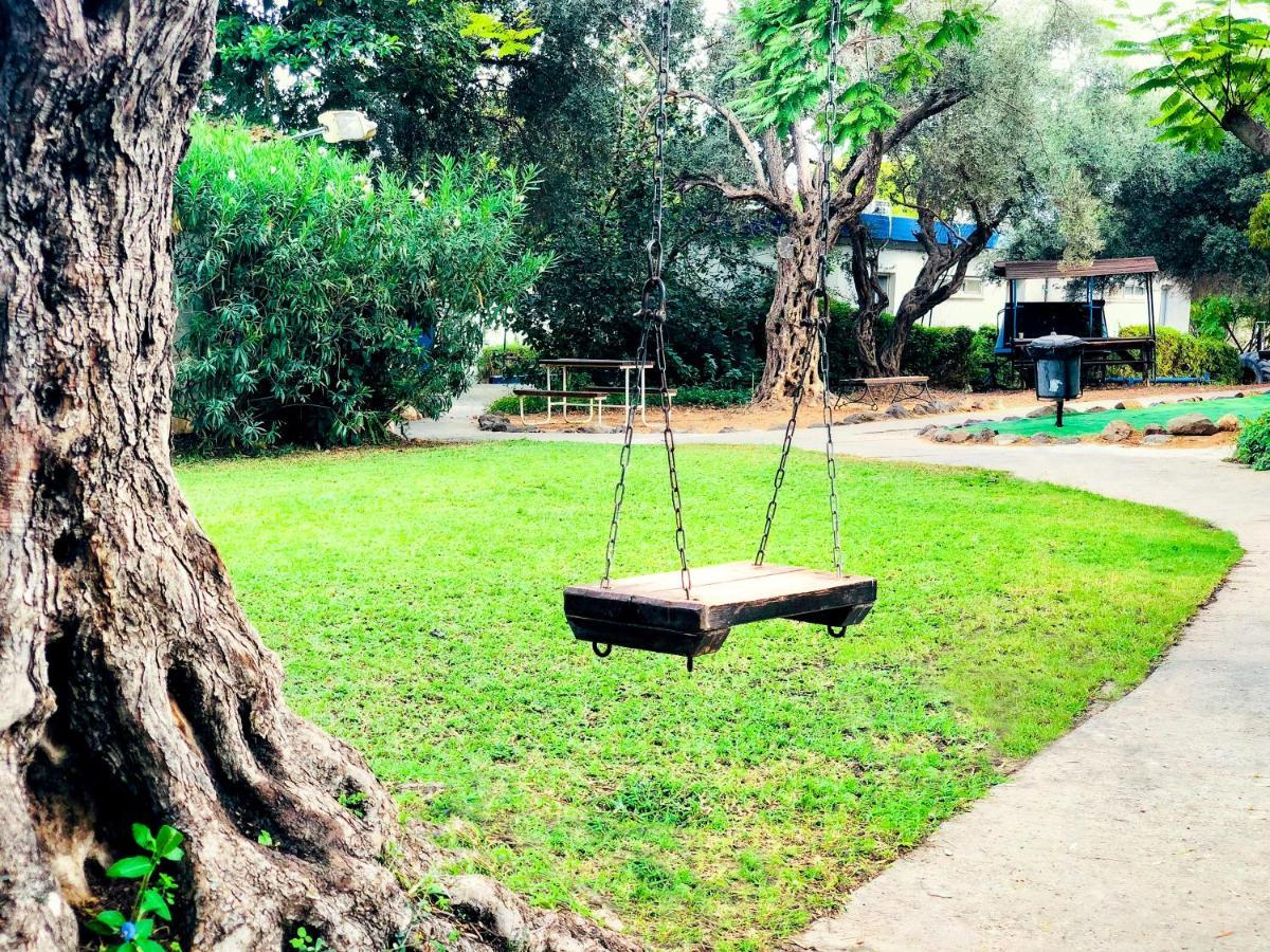 Travel Hotel Gesher Haziv Eksteriør bilde